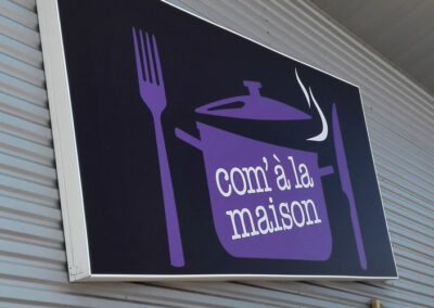 Com’ à la maison